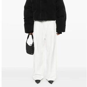 The Frankie Shop Drew denim jeans in white
Unisex